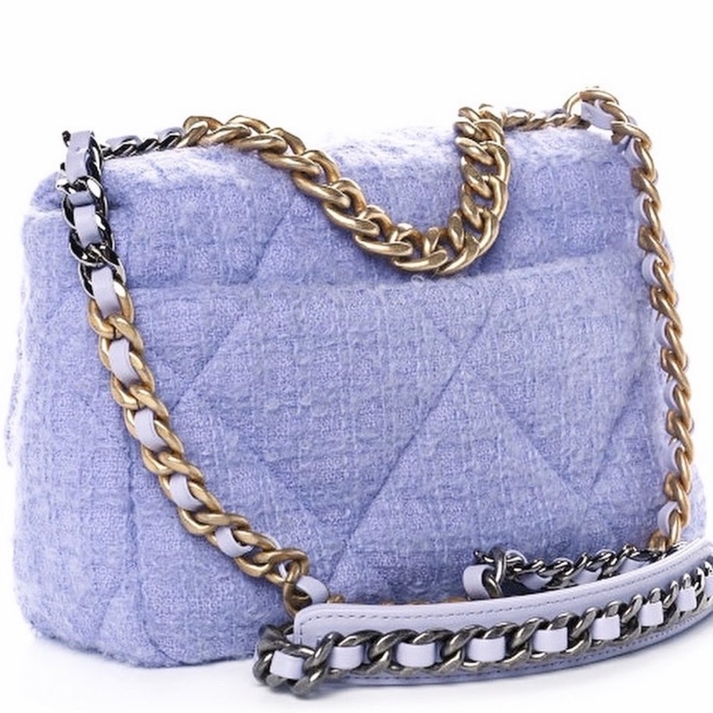 Chanel 19  Bag new in box mirco chip - Picture 2 of 4